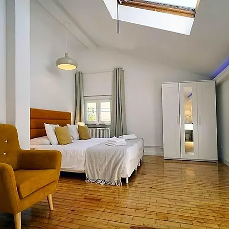 Bed and Breakfast Comfy Σίντρα