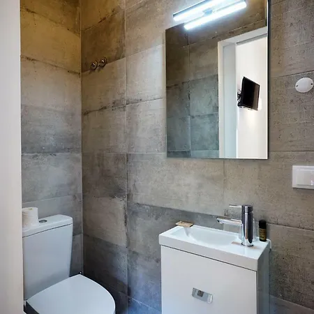 住宿加早餐酒店 Comfy 4*